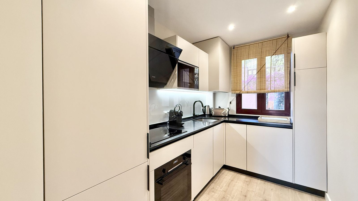 2 Bed Apartment for sale in Benahavís Costa Del Sol, Málaga, Spain