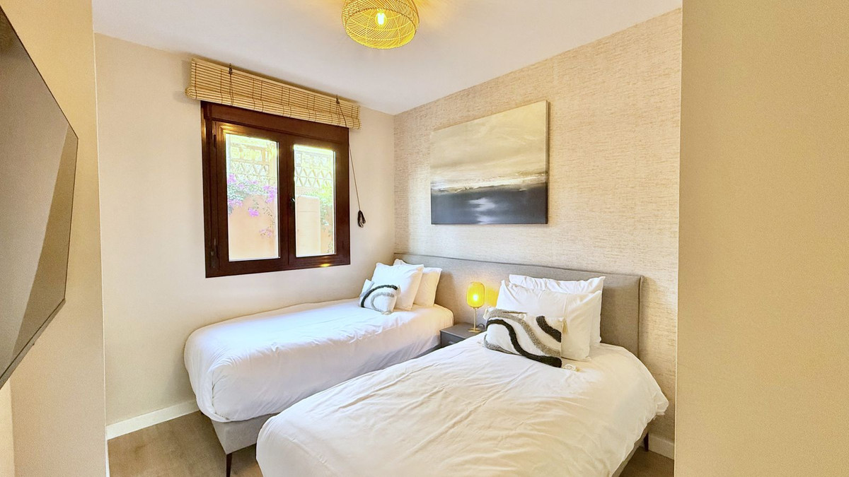 2 Bed Apartment for sale in Benahavís Costa Del Sol, Málaga, Spain