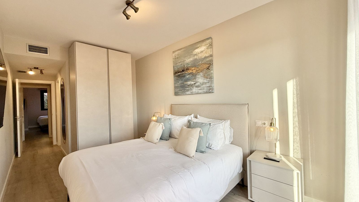 2 Bed Apartment for sale in Benahavís Costa Del Sol, Málaga, Spain