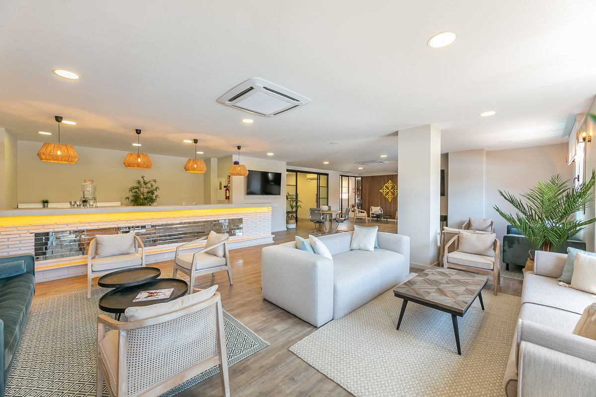 2 Bed Apartment for sale in Benahavís Costa Del Sol, Málaga, Spain