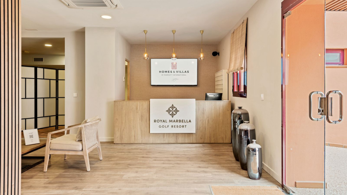 2 Bed Apartment for sale in Benahavís Costa Del Sol, Málaga, Spain