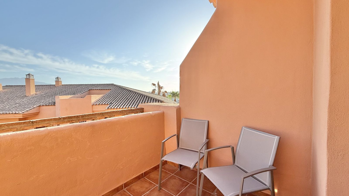 2 Bed Apartment for sale in Benahavís Costa Del Sol, Málaga, Spain