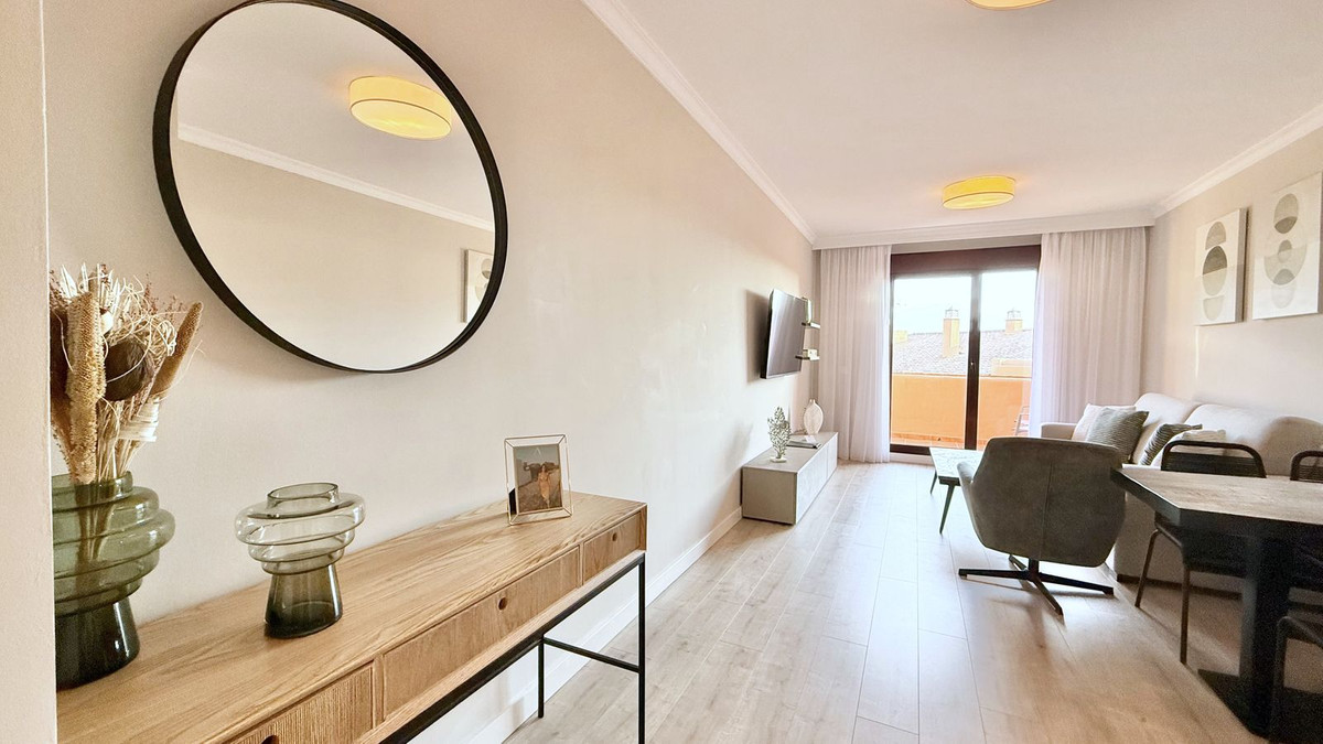 2 Bed Apartment for sale in Benahavís Costa Del Sol, Málaga, Spain