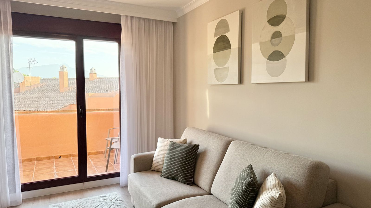 2 Bed Apartment for sale in Benahavís Costa Del Sol, Málaga, Spain