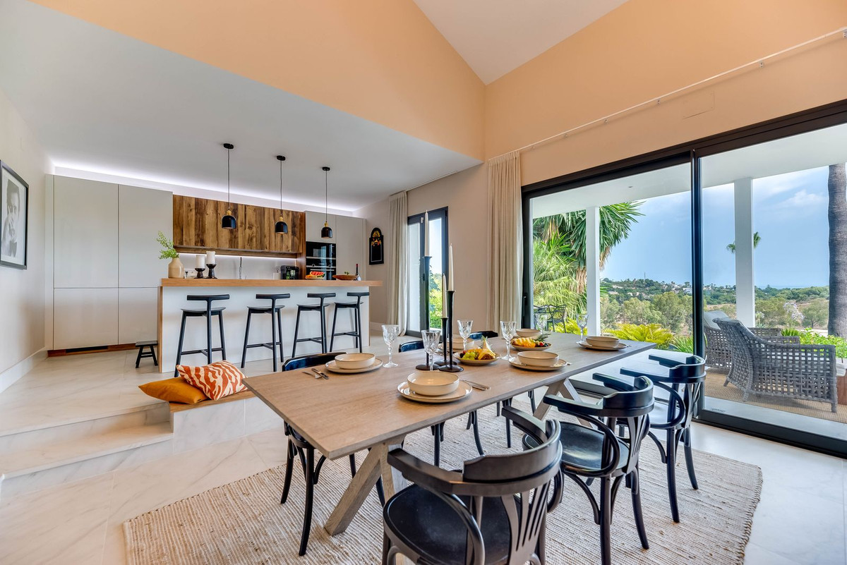 4 Bed Townhouse for sale in El Paraiso Costa Del Sol, Málaga, Spain