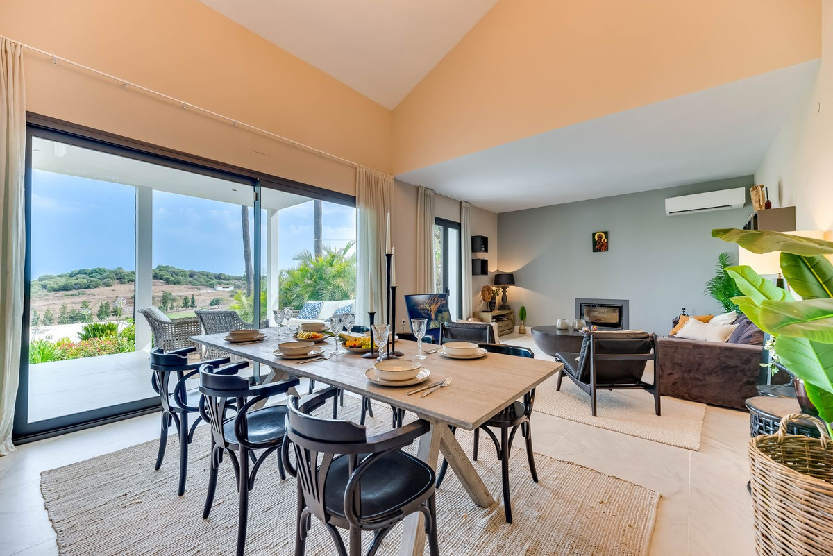 4 Bed Townhouse for sale in El Paraiso Costa Del Sol, Málaga, Spain