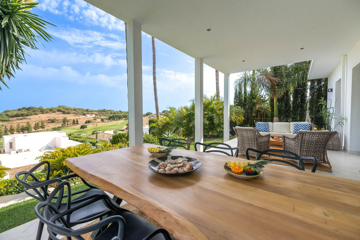 4 Bed Townhouse for sale in El Paraiso Costa Del Sol, Málaga, Spain