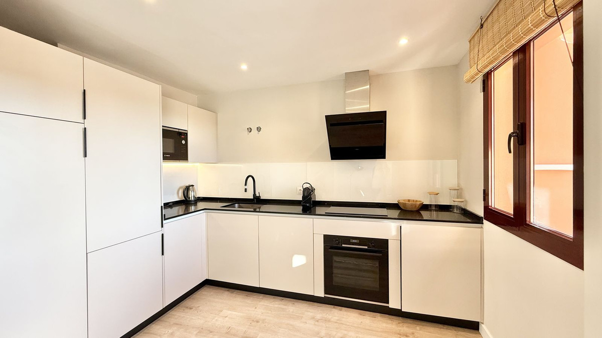 1 Bed Apartment for sale in Benahavís Costa Del Sol, Málaga, Spain