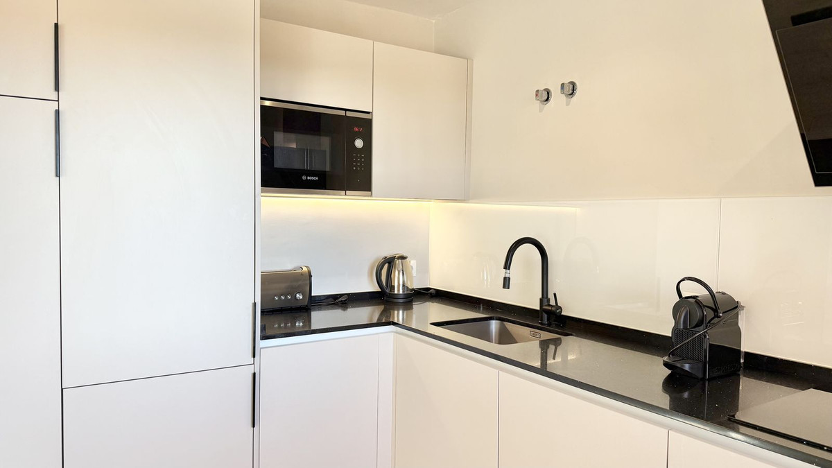 1 Bed Apartment for sale in Benahavís Costa Del Sol, Málaga, Spain