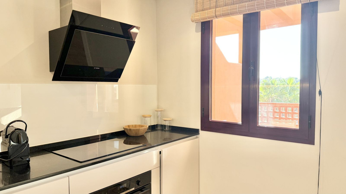1 Bed Apartment for sale in Benahavís Costa Del Sol, Málaga, Spain