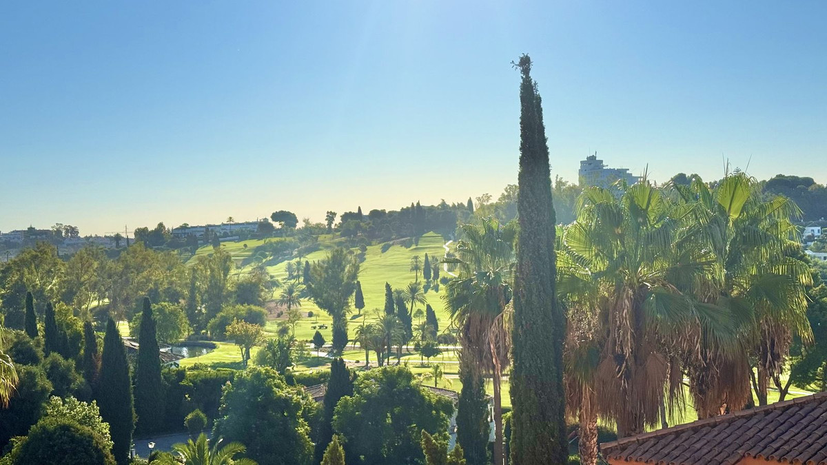 1 Bed Apartment for sale in Benahavís Costa Del Sol, Málaga, Spain