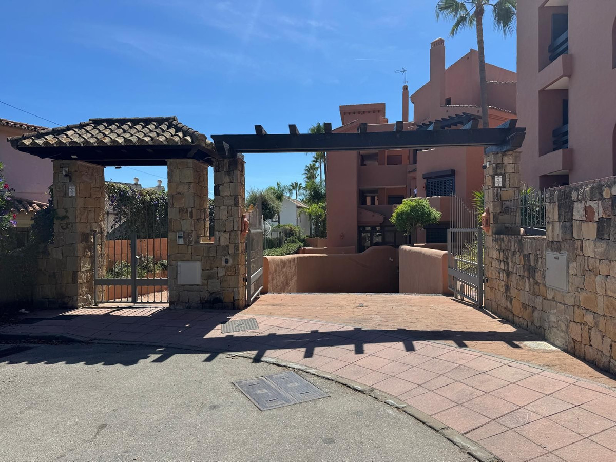 Se vende Aparcamiento  en Costa Del Sol, Málaga, España