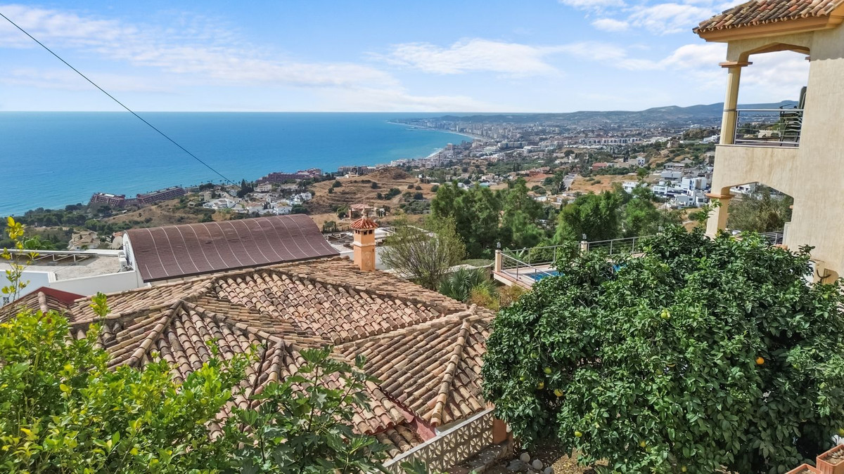 4 Bed Townhouse for sale in Benalmadena Costa Del Sol, Málaga, Spain