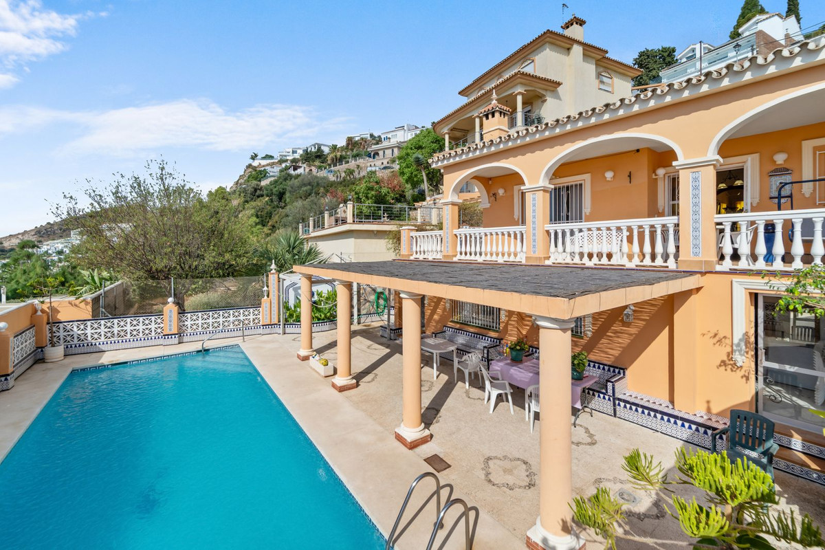 4 Bed Townhouse for sale in Benalmadena Costa Del Sol, Málaga, Spain