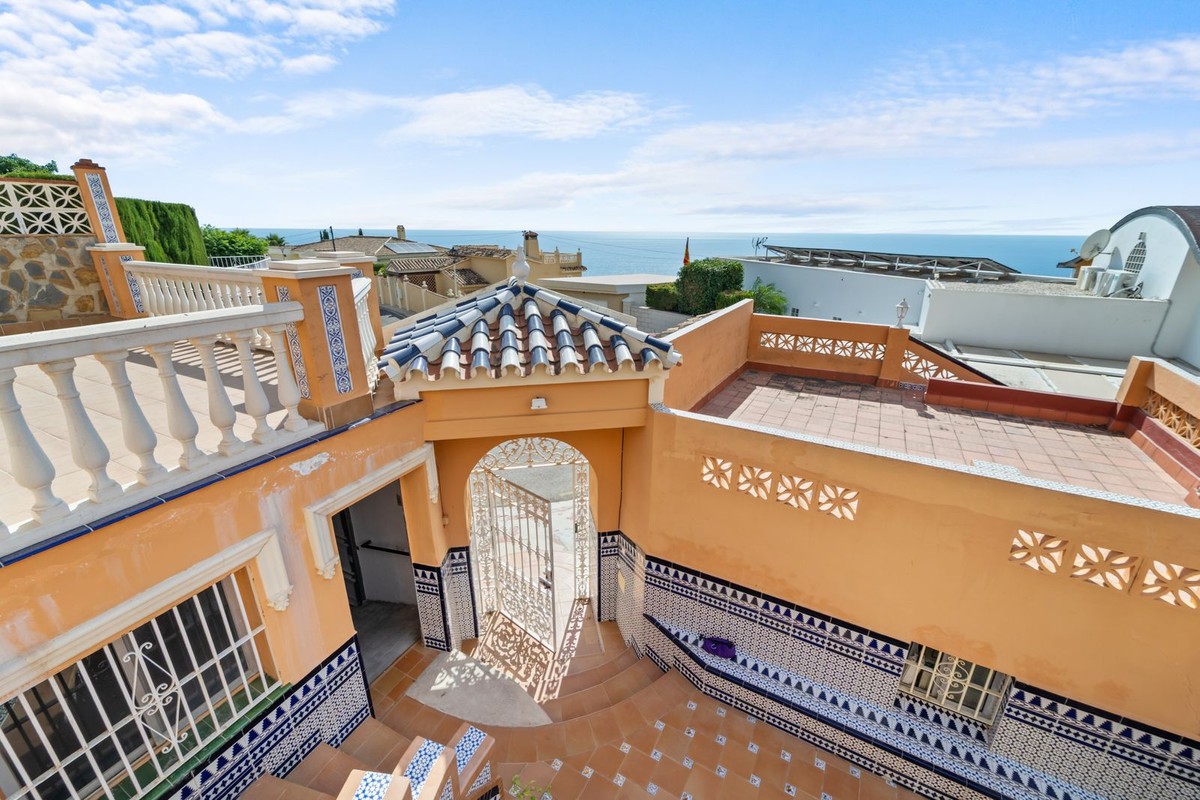 4 Bed Townhouse for sale in Benalmadena Costa Del Sol, Málaga, Spain