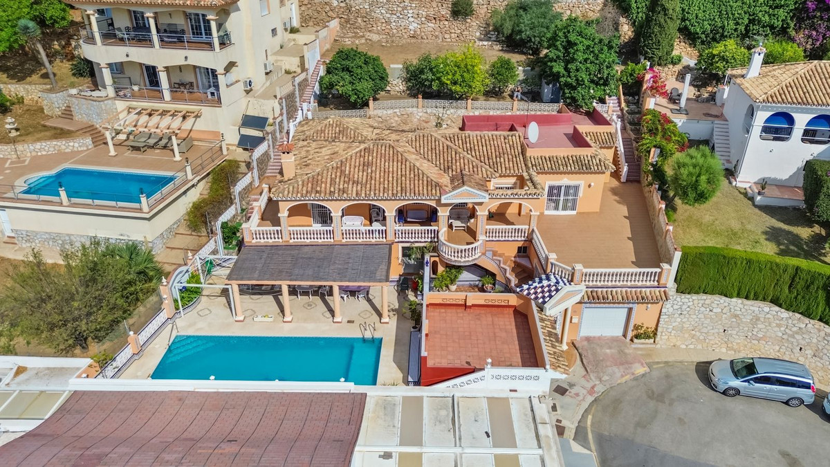 4 Bed Townhouse for sale in Benalmadena Costa Del Sol, Málaga, Spain