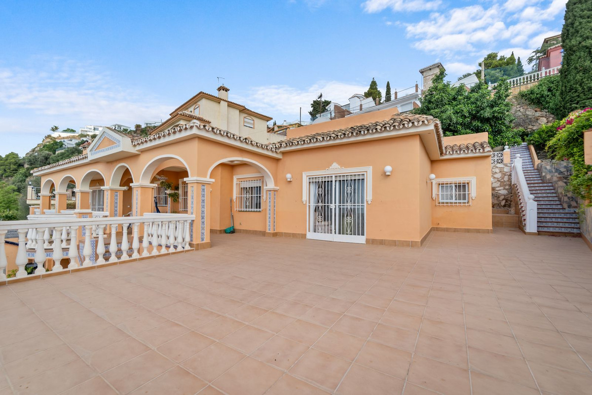4 Bed Townhouse for sale in Benalmadena Costa Del Sol, Málaga, Spain