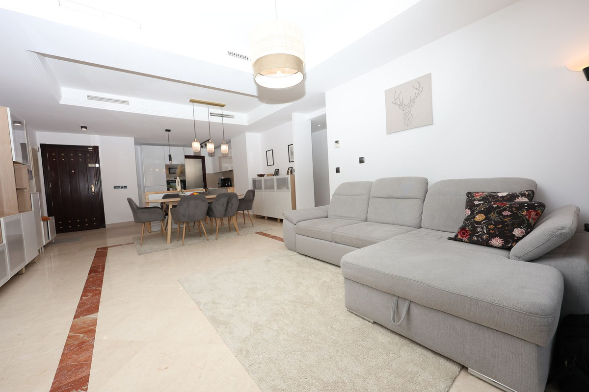 2 Bed Apartment for sale in La Mairena Costa Del Sol, Málaga, Spain