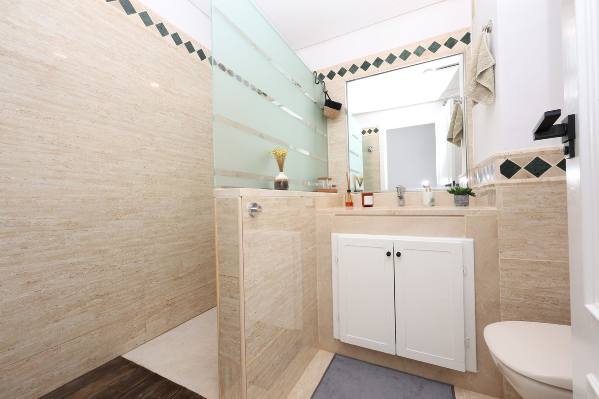 2 Bed Apartment for sale in La Mairena Costa Del Sol, Málaga, Spain