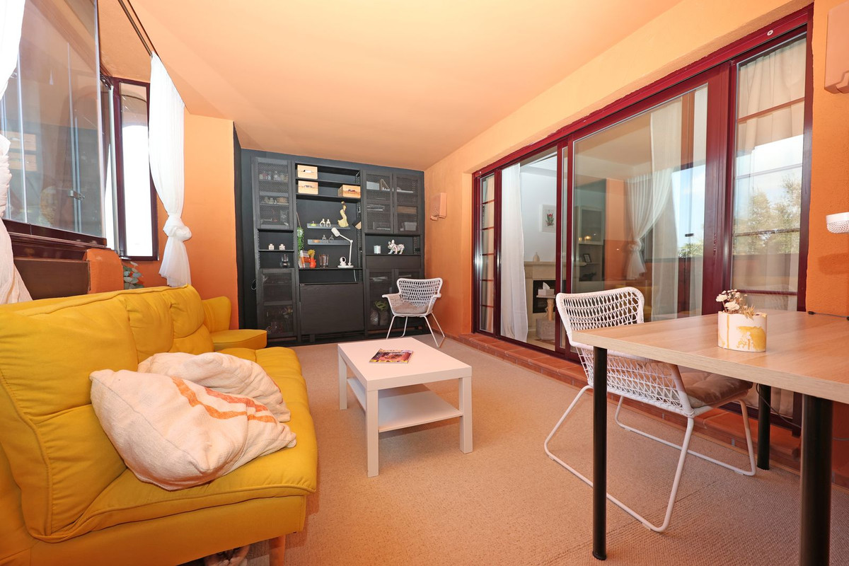 2 Bed Apartment for sale in La Mairena Costa Del Sol, Málaga, Spain