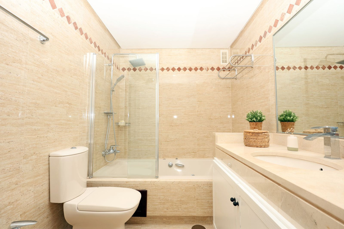 2 Bed Apartment for sale in La Mairena Costa Del Sol, Málaga, Spain