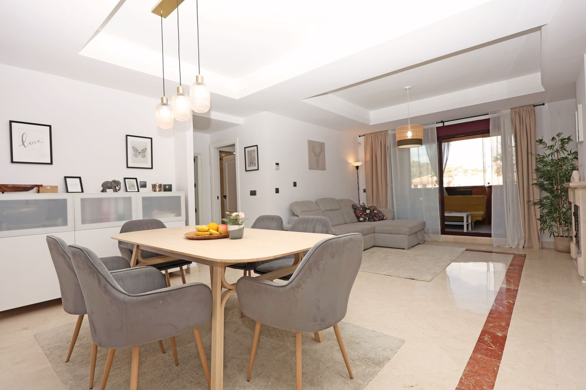 2 Bed Apartment for sale in La Mairena Costa Del Sol, Málaga, Spain