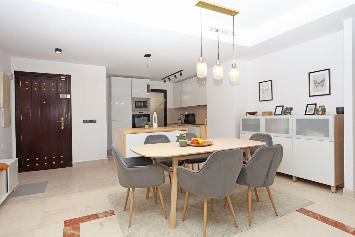 2 Bed Apartment for sale in La Mairena Costa Del Sol, Málaga, Spain