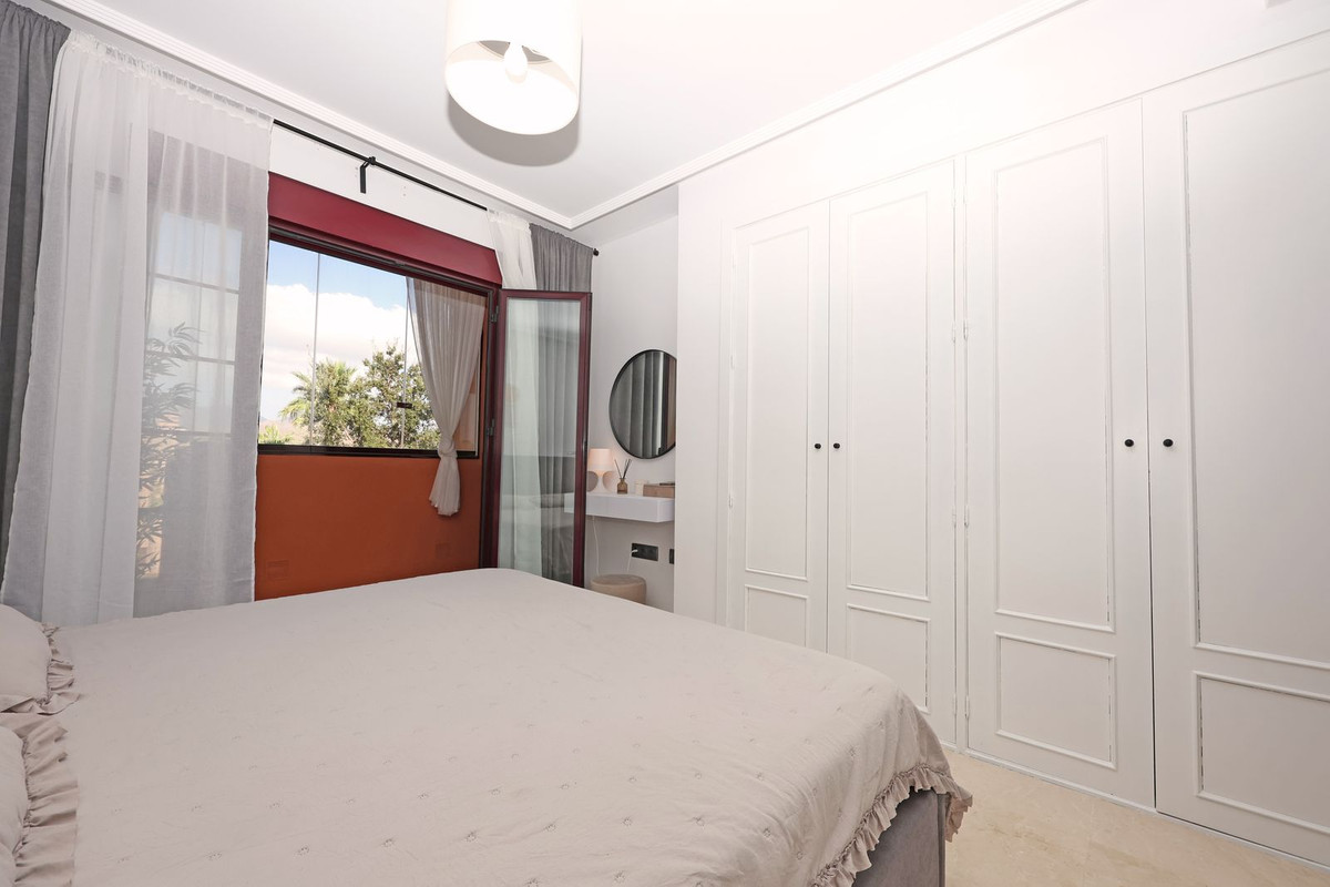 2 Bed Apartment for sale in La Mairena Costa Del Sol, Málaga, Spain