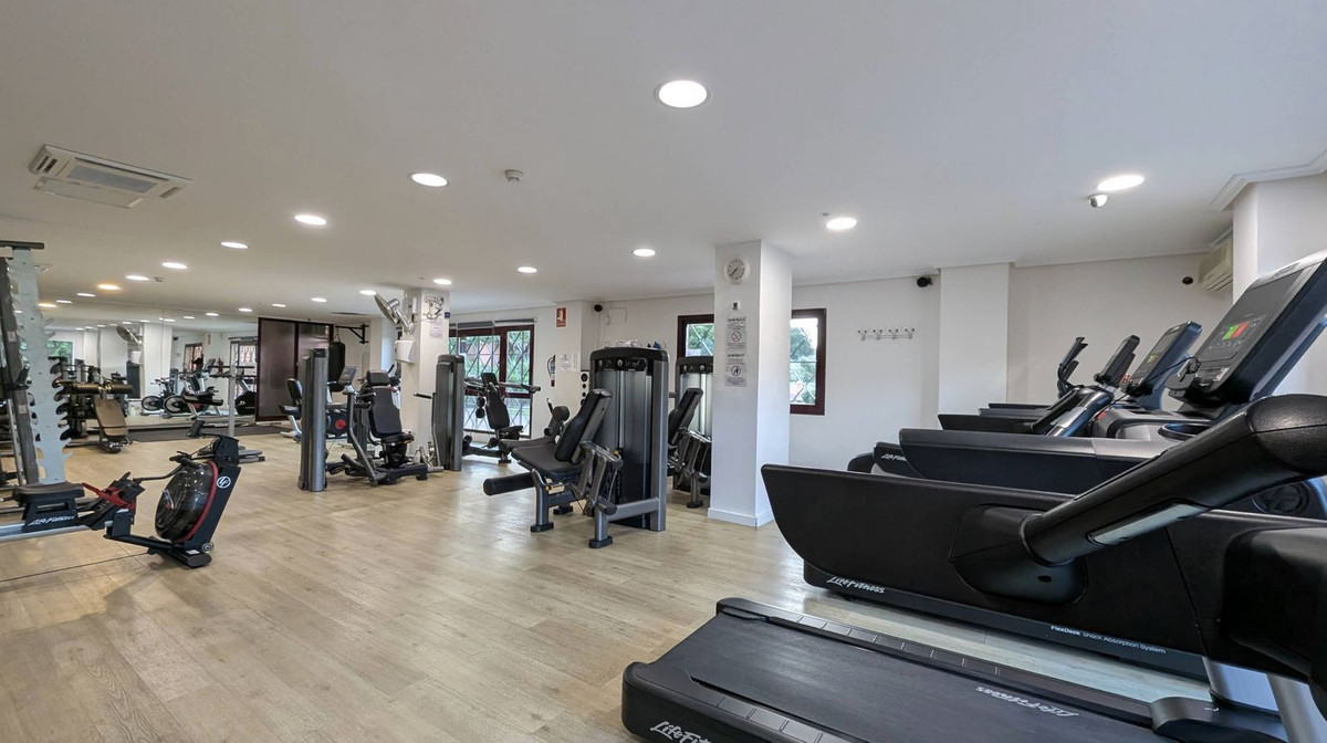 2 Bed Apartment for sale in La Mairena Costa Del Sol, Málaga, Spain