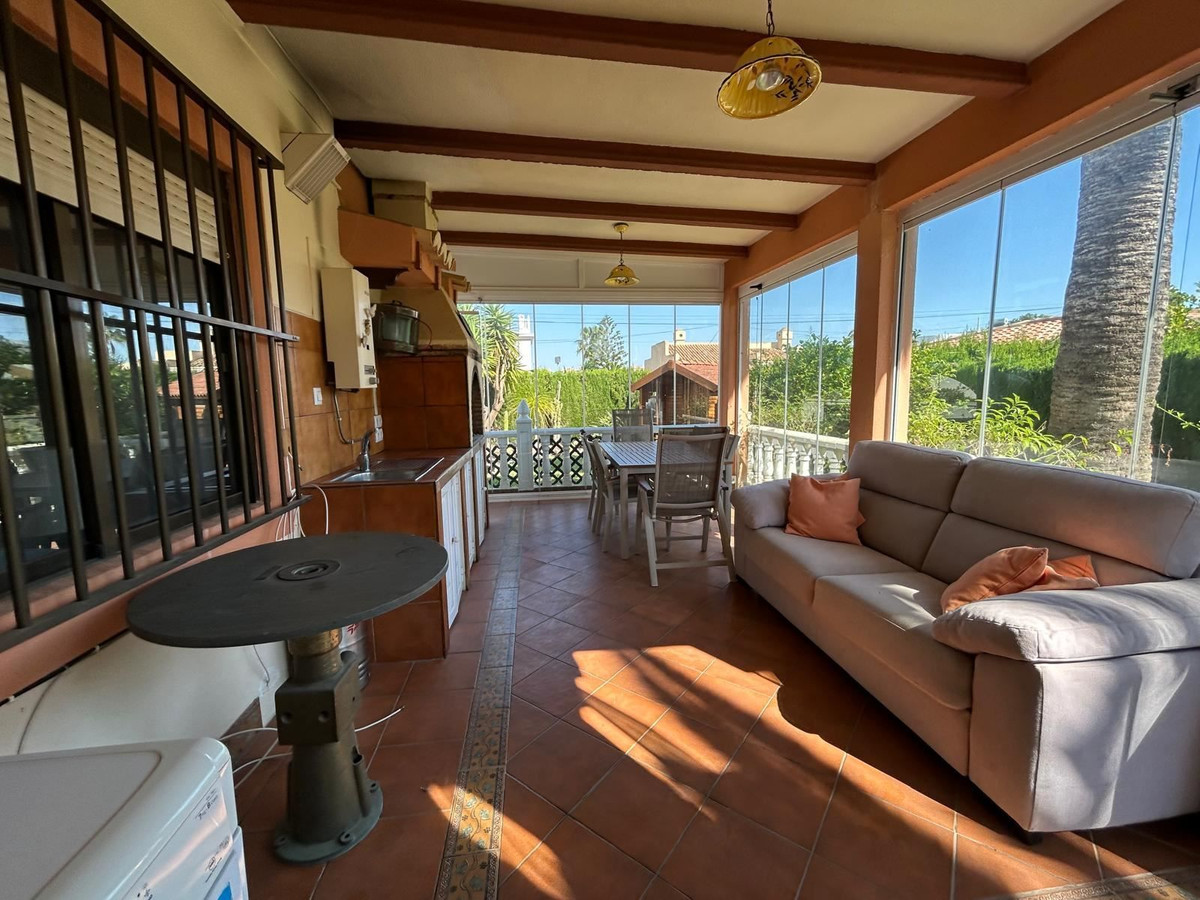 Se vende Villa - Chalet de 3 dormitorios en Costa Blanca, Alicante, España