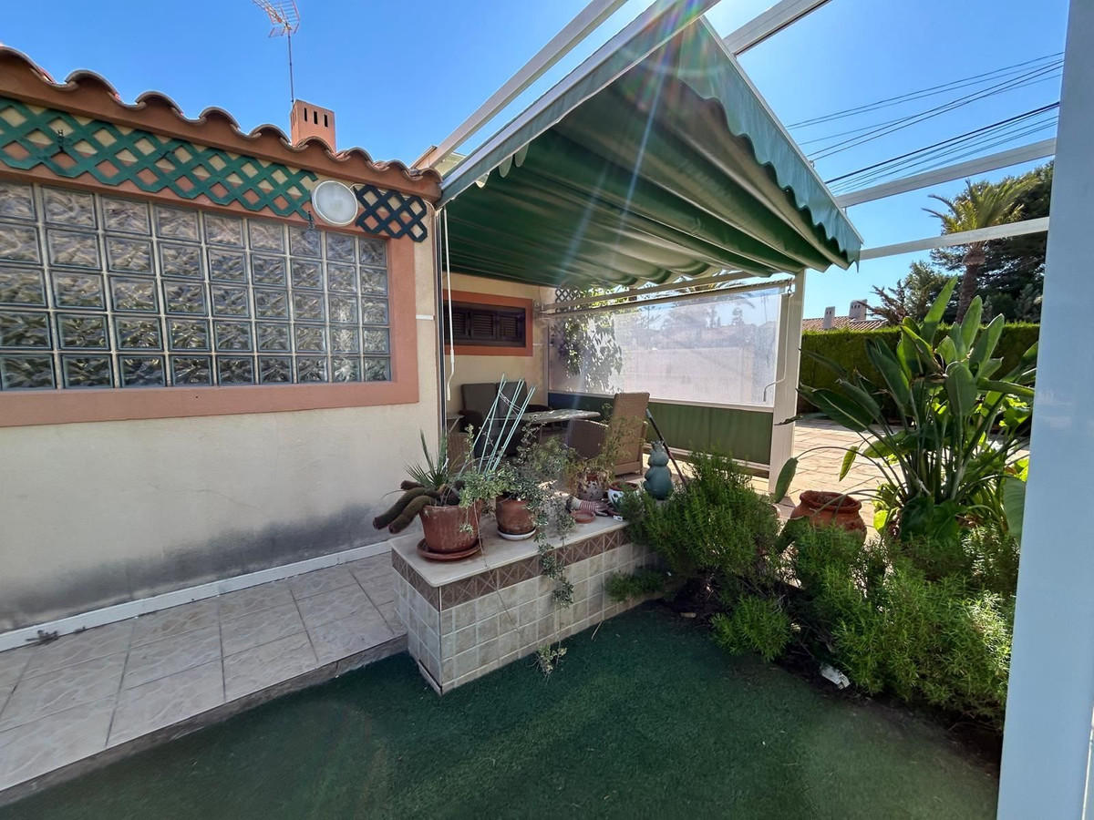 Se vende Villa - Chalet de 3 dormitorios en Costa Blanca, Alicante, España