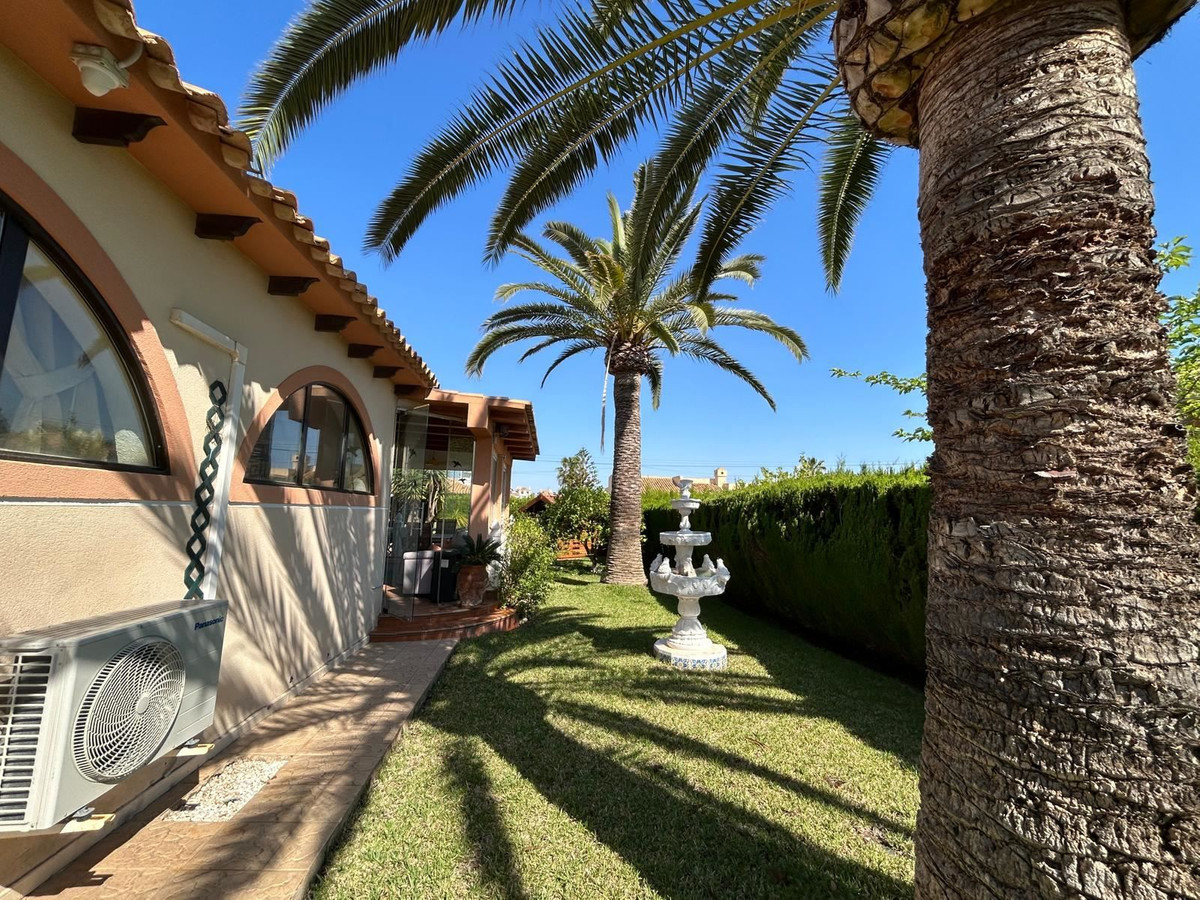 Se vende Villa - Chalet de 3 dormitorios en Costa Blanca, Alicante, España