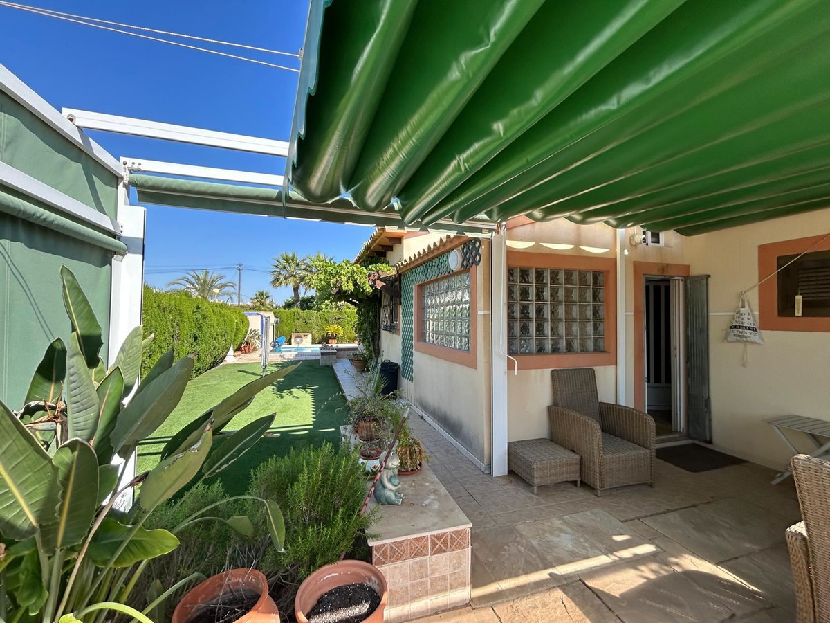 Se vende Villa - Chalet de 3 dormitorios en Costa Blanca, Alicante, España