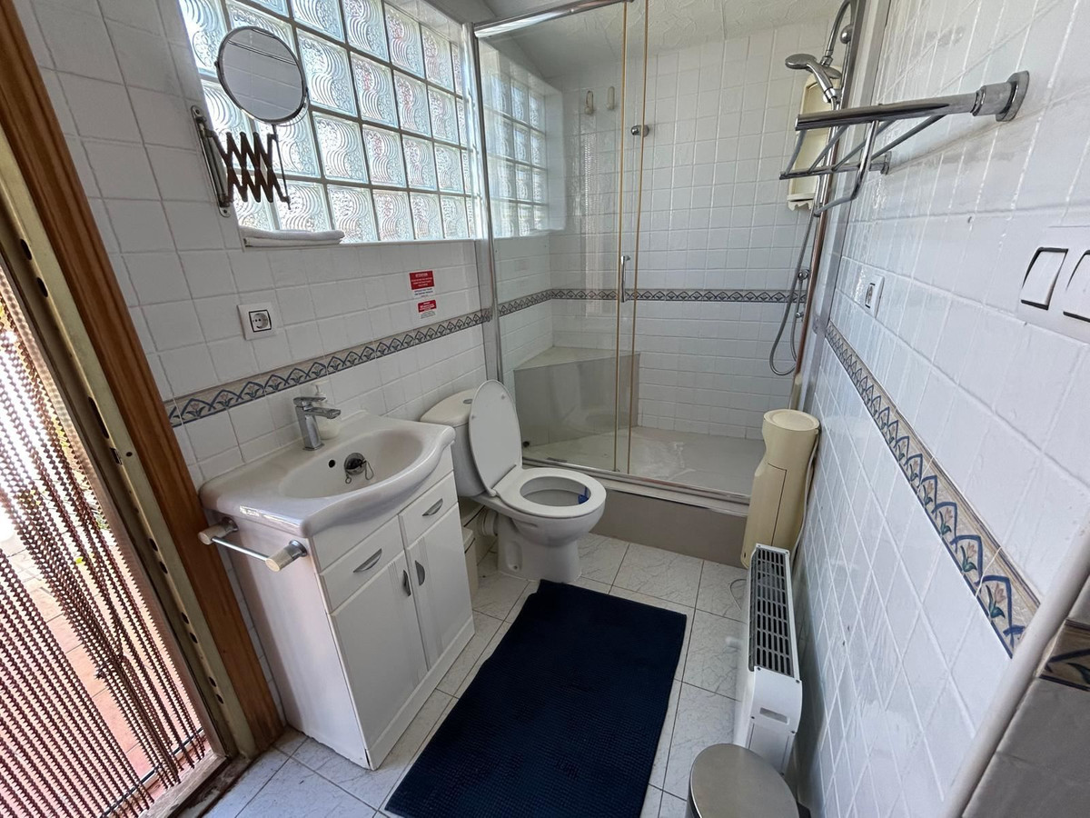 Se vende Villa - Chalet de 3 dormitorios en Costa Blanca, Alicante, España