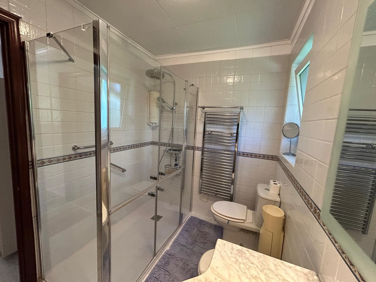 Se vende Villa - Chalet de 3 dormitorios en Costa Blanca, Alicante, España