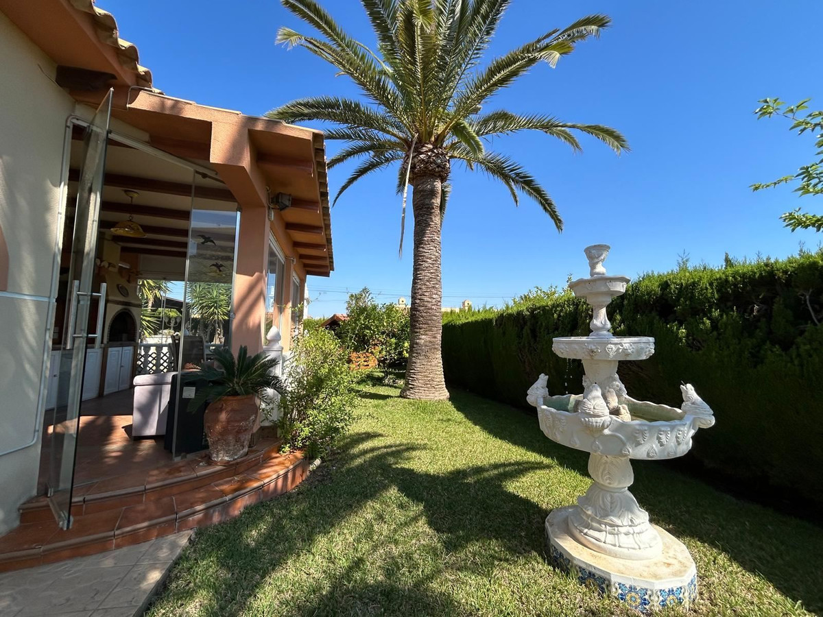 Se vende Villa - Chalet de 3 dormitorios en Costa Blanca, Alicante, España