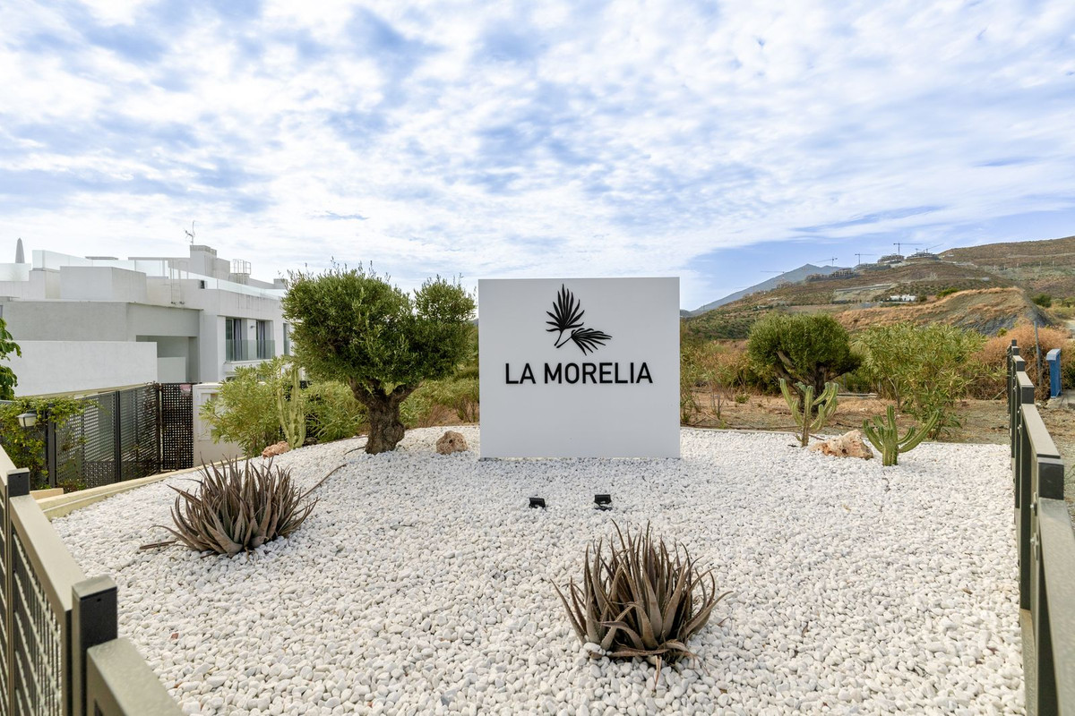 2 Bed Apartment for sale in Nueva Andalucía Costa Del Sol, Málaga, Spain