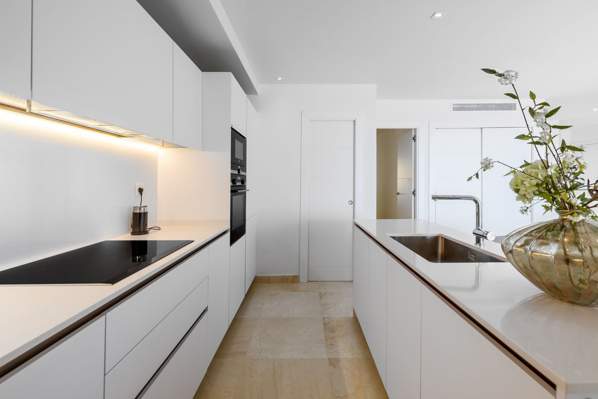 2 Bed Apartment for sale in Nueva Andalucía Costa Del Sol, Málaga, Spain