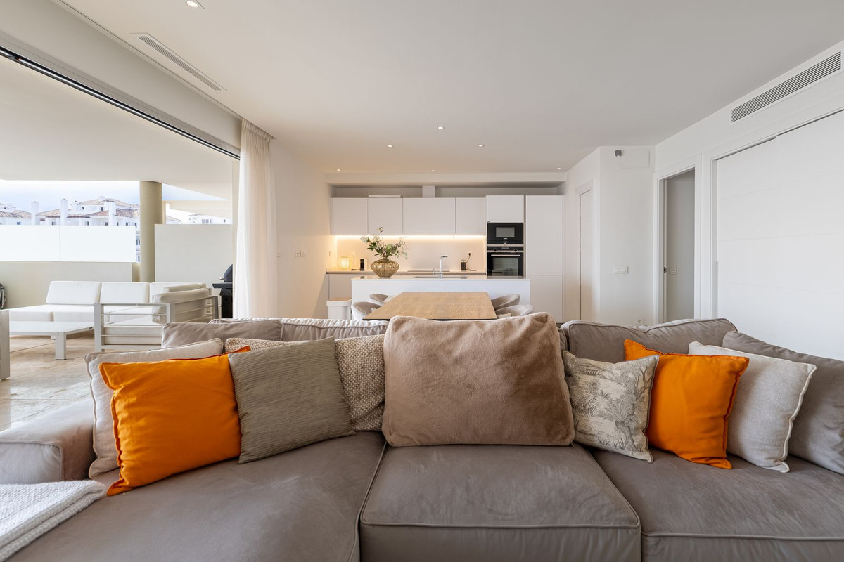 2 Bed Apartment for sale in Nueva Andalucía Costa Del Sol, Málaga, Spain