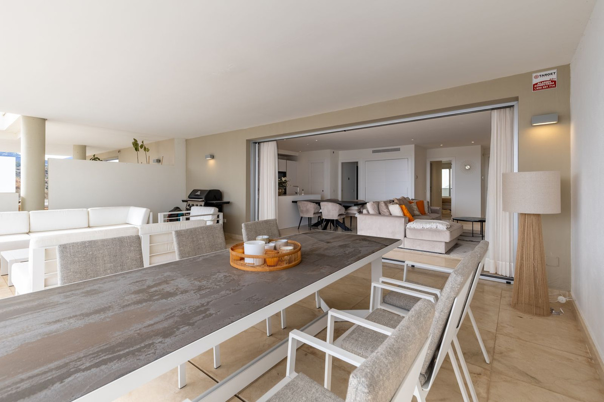 2 Bed Apartment for sale in Nueva Andalucía Costa Del Sol, Málaga, Spain