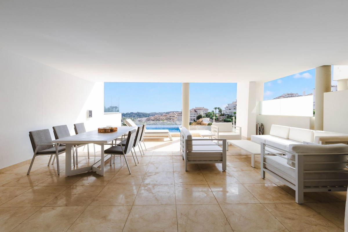 2 Bed Apartment for sale in Nueva Andalucía Costa Del Sol, Málaga, Spain