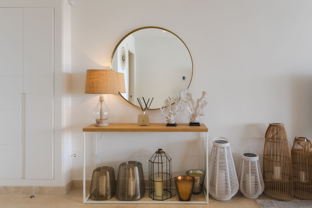2 Bed Apartment for sale in Nueva Andalucía Costa Del Sol, Málaga, Spain