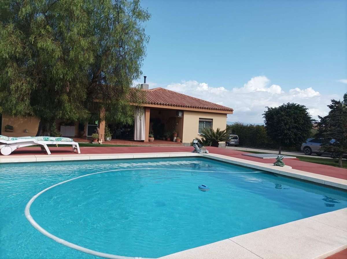 4 Bed Townhouse for sale in Alhaurín El Grande Costa Del Sol, Málaga, Spain