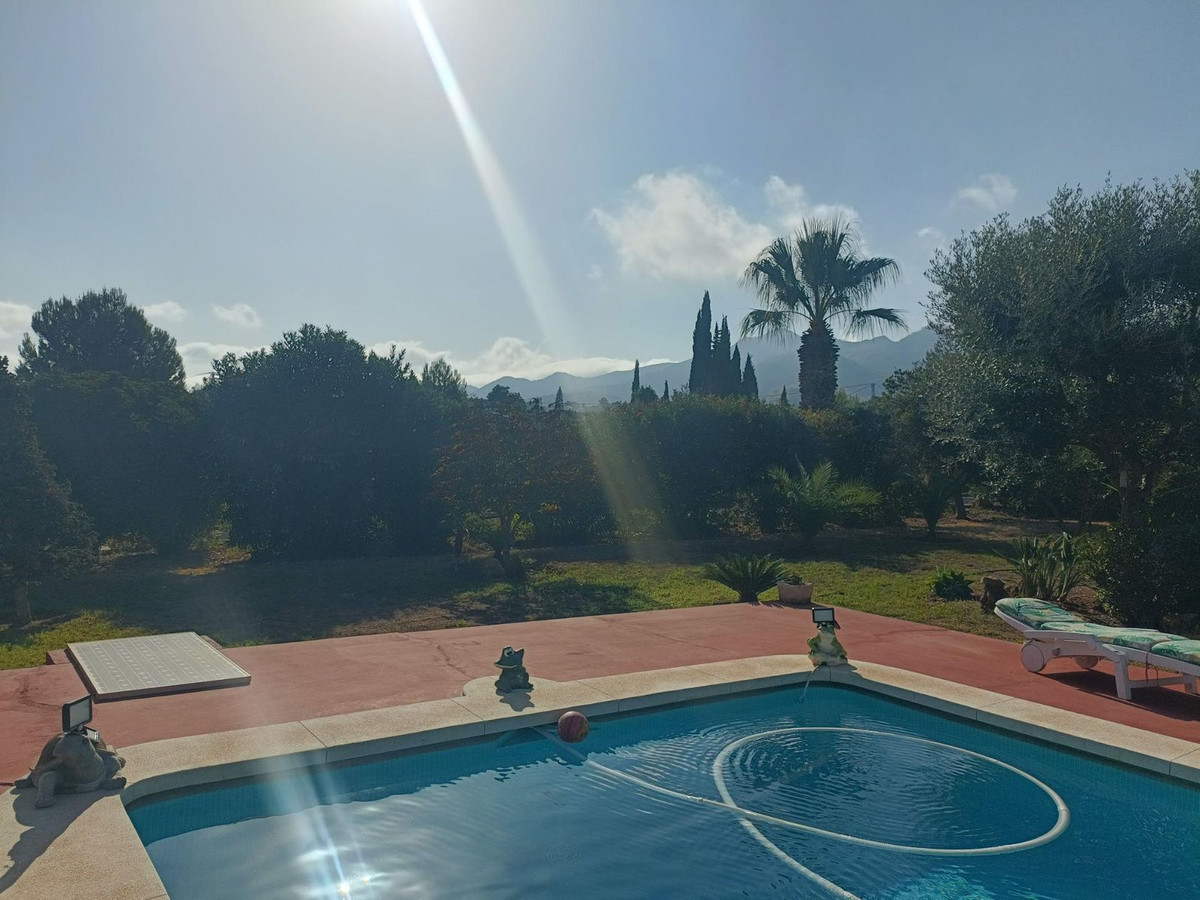 4 Bed Townhouse for sale in Alhaurín El Grande Costa Del Sol, Málaga, Spain