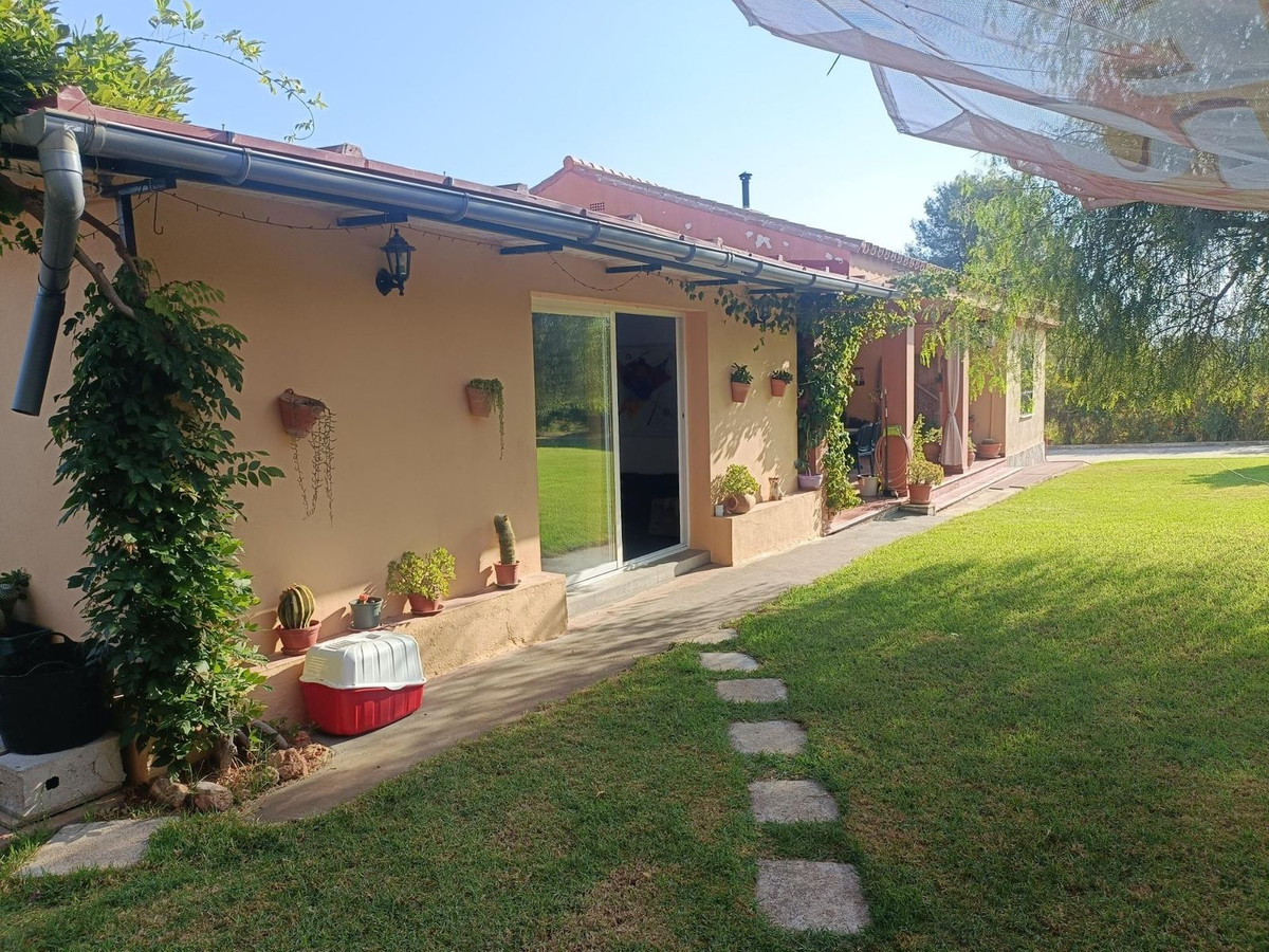 4 Bed Townhouse for sale in Alhaurín El Grande Costa Del Sol, Málaga, Spain