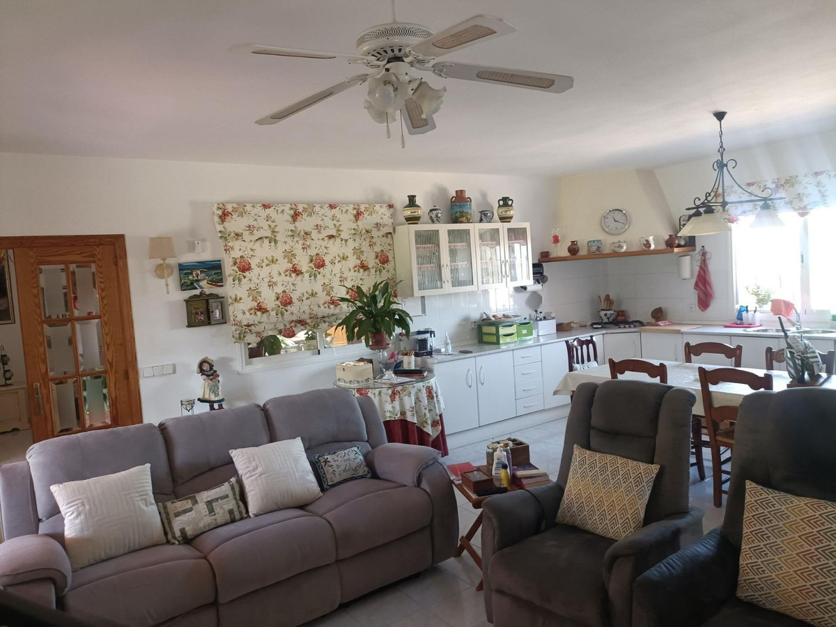 4 Bed Townhouse for sale in Alhaurín El Grande Costa Del Sol, Málaga, Spain
