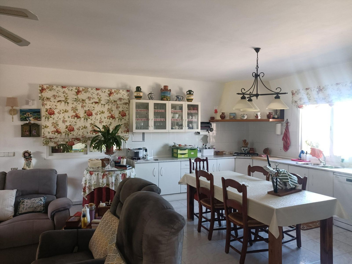 4 Bed Townhouse for sale in Alhaurín El Grande Costa Del Sol, Málaga, Spain