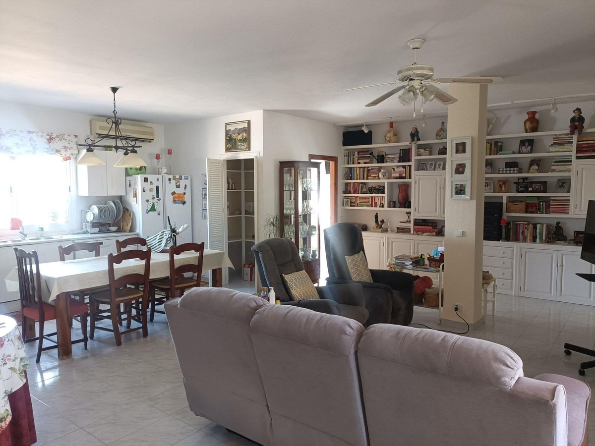 4 Bed Townhouse for sale in Alhaurín El Grande Costa Del Sol, Málaga, Spain