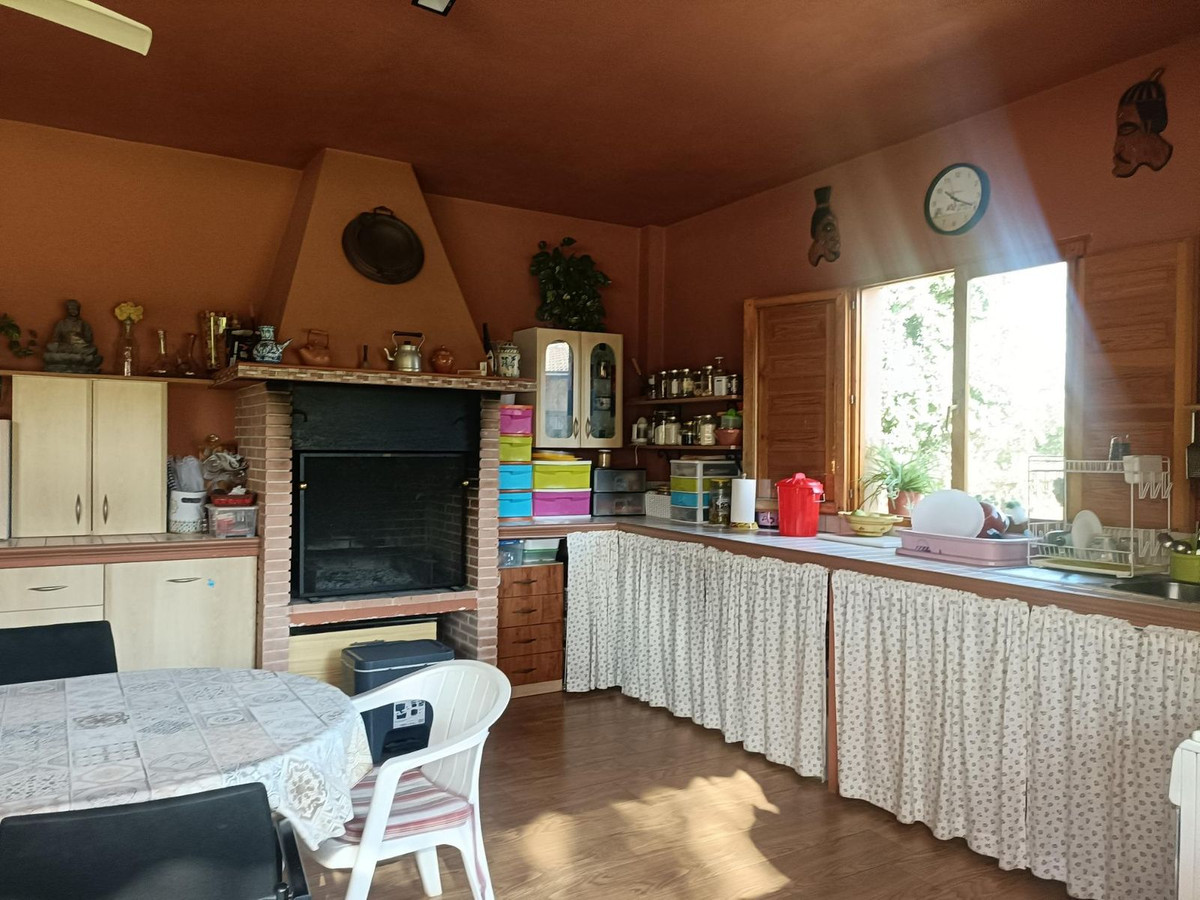 4 Bed Townhouse for sale in Alhaurín El Grande Costa Del Sol, Málaga, Spain