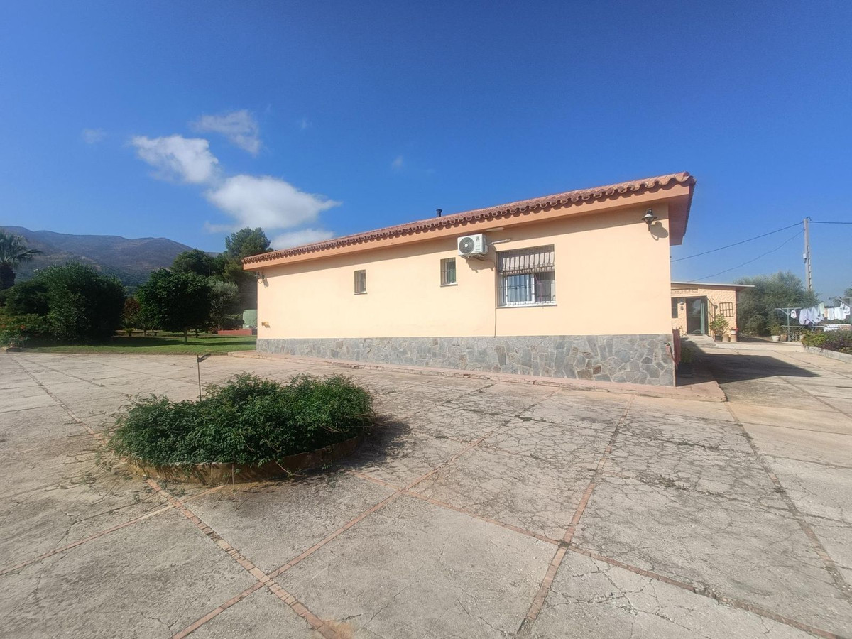 4 Bed Townhouse for sale in Alhaurín El Grande Costa Del Sol, Málaga, Spain